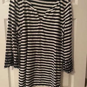 Talbots navy stripe with embroidered bell sleeve tunic XL EUC.